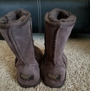 Brown size 7 Beach Feet